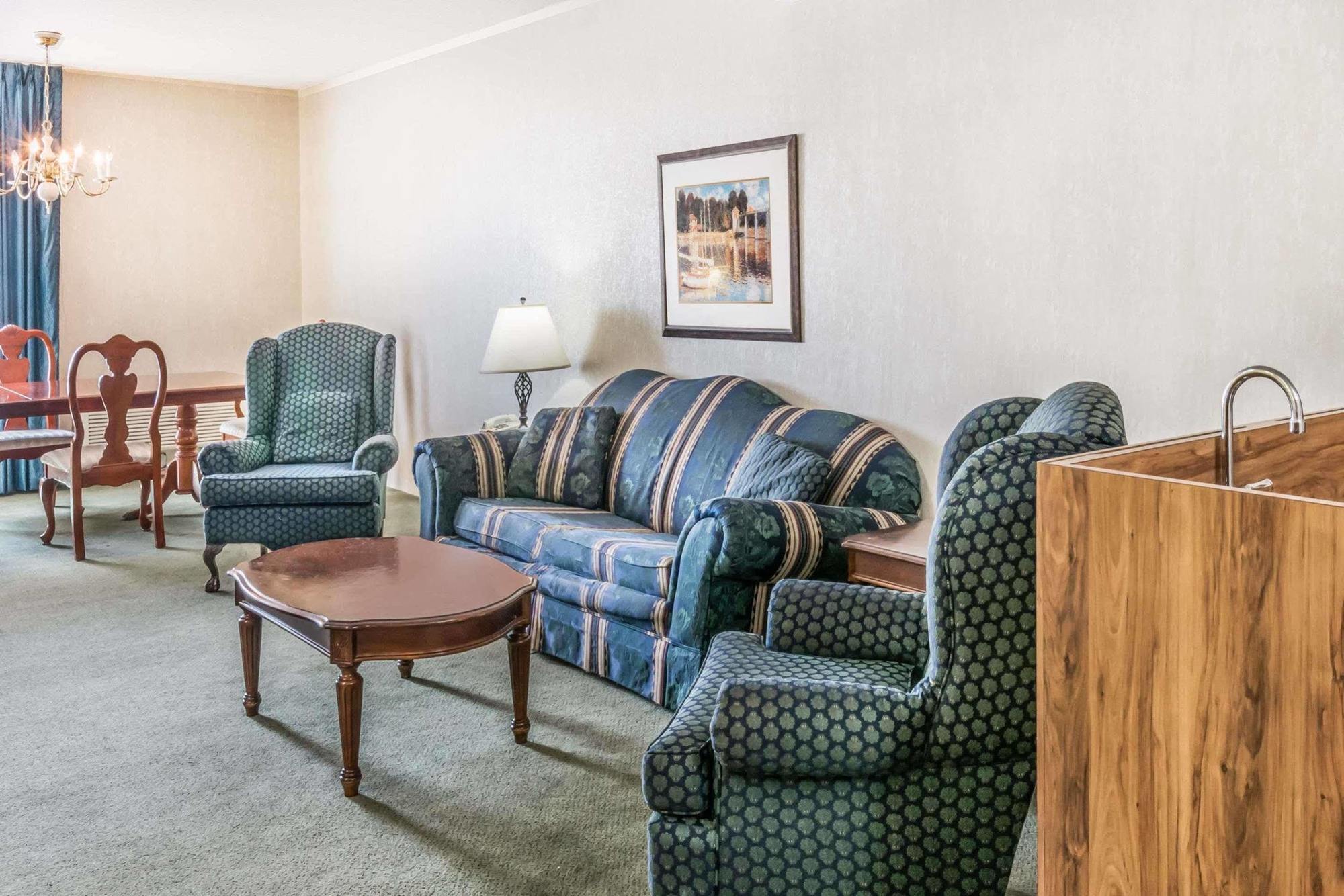 Howard Johnson By Wyndham Milford/New Haven Exterior foto